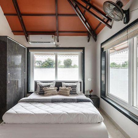 Aqua Lagoon Villa By Secret Turtle Pvt Pool Private Lawn Secunderabad ภายนอก รูปภาพ