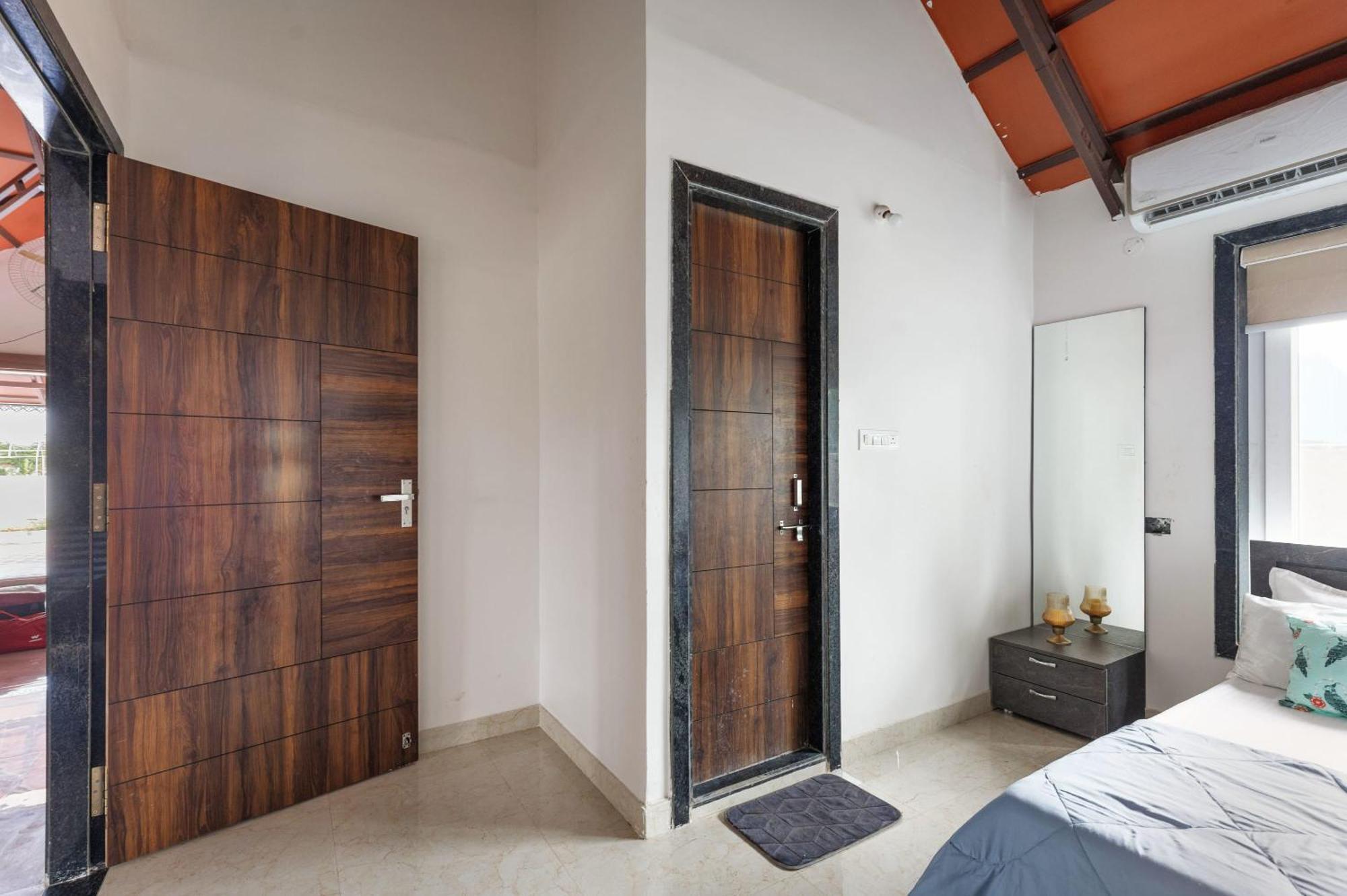 Aqua Lagoon Villa By Secret Turtle Pvt Pool Private Lawn Secunderabad ภายนอก รูปภาพ