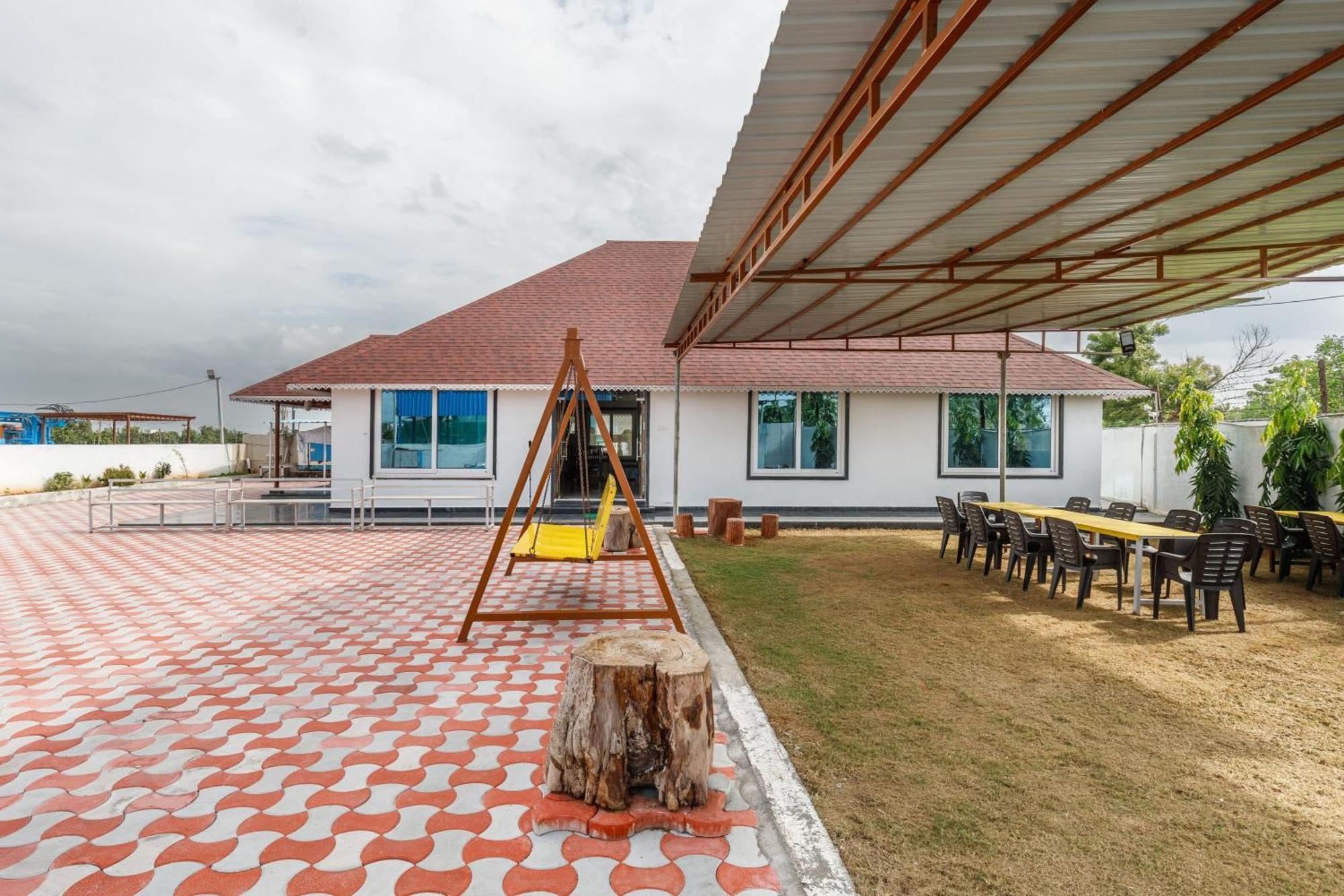 Aqua Lagoon Villa By Secret Turtle Pvt Pool Private Lawn Secunderabad ภายนอก รูปภาพ