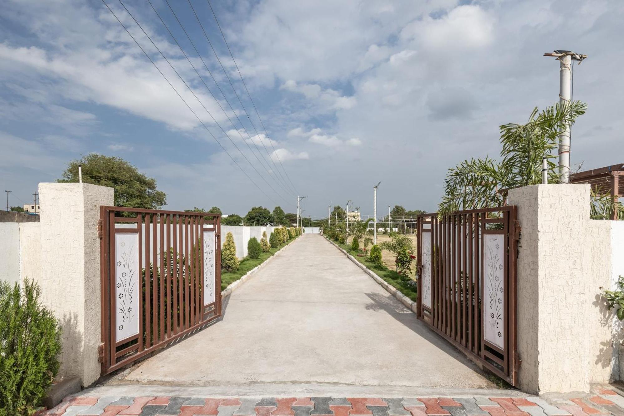 Aqua Lagoon Villa By Secret Turtle Pvt Pool Private Lawn Secunderabad ภายนอก รูปภาพ