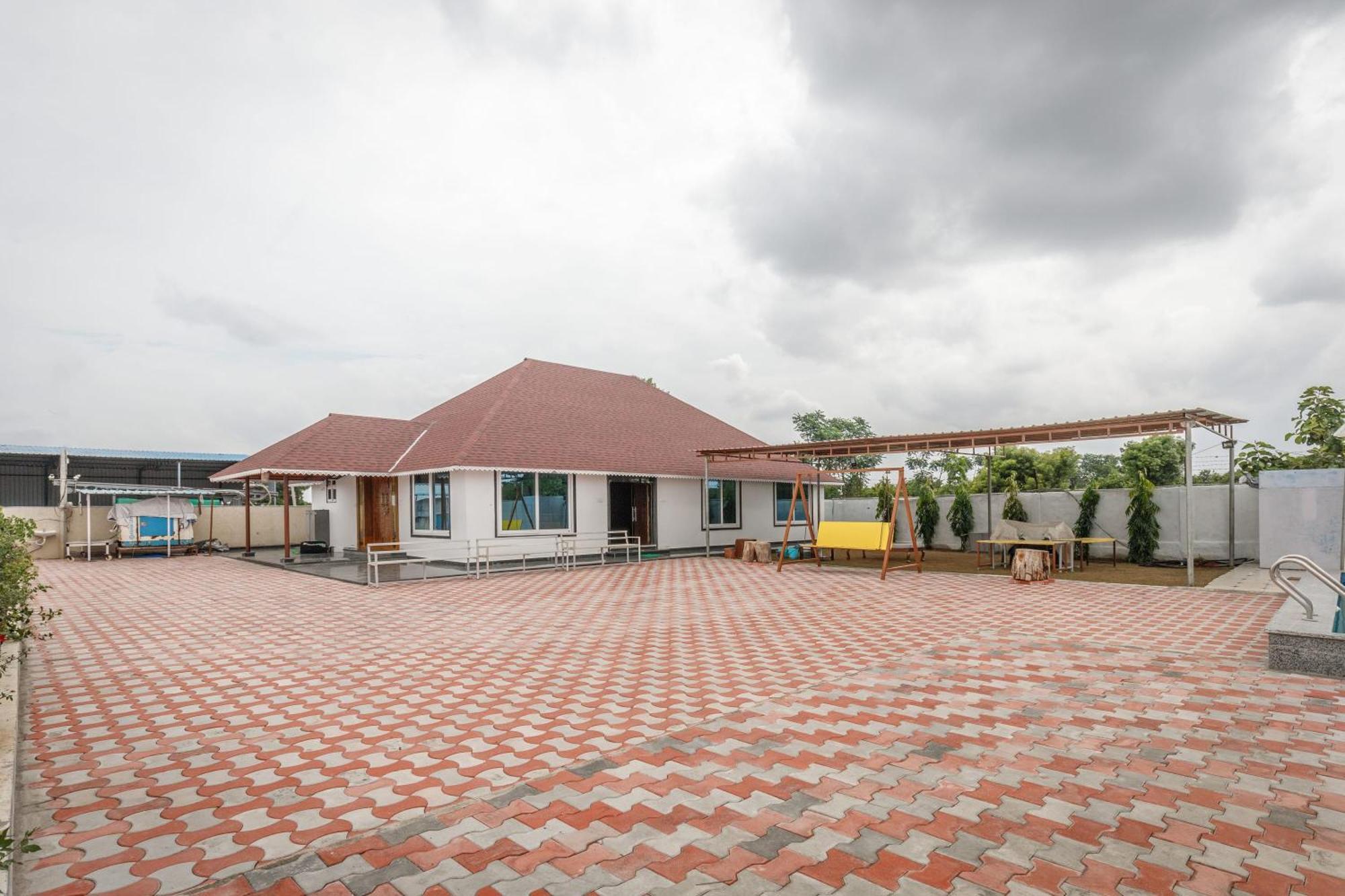 Aqua Lagoon Villa By Secret Turtle Pvt Pool Private Lawn Secunderabad ภายนอก รูปภาพ